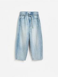 Jeansy barrel slim - niebieski. Niebieskie jeansy damskie Reserved, bez wzorów, z bawełny. Za 139.99 zł.