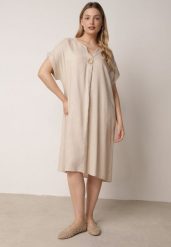 Beżowa Pudełkowa Sukienka z Lnem i Wiskozą Zdobiona Metalicznym Guzikiem Phisoth. Brązowe sukienki damskie Born2be, do pracy, na lato, plus size, z aplikacjami, z bawełny, biznesowe, bez kołnierzyka, plus size, bez ramiączek, midi. Za 89.99 zł.