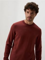 Wiskozowy sweter - intenstywna czerwień. Czerwone swetry męskie Reserved, l, bez wzorów, z wiskozy, bez kołnierzyka, bez ramiączek. Za 119.99 zł.