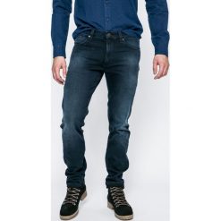 Wrangler - Jeansy. Niebieskie jeansy męskie Wrangler, z bawełny. W wyprzedaży za 129.90 zł.