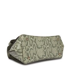 Torebka Guess. Zielone torebki do ręki damskie Guess, z aplikacjami, bez dodatków. Za 639.99 zł.