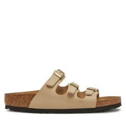 Klapki Birkenstock. Klapki damskie Birkenstock, bez wzorów, bez obcasa, bez zapięcia. Za 429.99 zł.