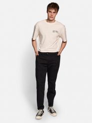 Redefined Rebel Spodnie dzianinowe Aron 226019 Czarny Regular Fit. Czarne spodnie materiałowe męskie Redefined Rebel, bez wzorów, z bawełny. Za 229.99 zł.
