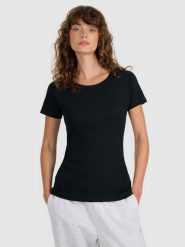 4F T-shirt regular z prążkowanej dzianiny damski - czarny M. Czarne t-shirty damskie 4F, m, bez wzorów, z bawełny, klasyczne, bez kołnierzyka, bez ramiączek. W wyprzedaży za 39.99 zł.