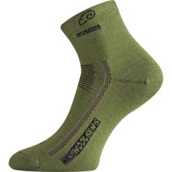Skarpety merino WKS. Czerwone skarpetki damskie LASTING, bez wzorów, z elastanu. Za 99.90 zł.
