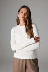 BLUZKA REYA ECRU M - Flawless. Bluzki damskie Flawless, m, bez wzorów, z wiskozy, bez kołnierzyka, bez ramiączek. Za 259.00 zł.