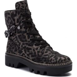 Trapery GUESS - Domain FL7DOM SUP10 LEOPA. Czarne trapery damskie Guess, z materiału, bez zapięcia. Za 689.00 zł.