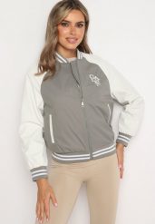 Zielona Kurtka Bomberka w Sportowym Stylu z Napisem Evalinas. Zielone kurtki sportowe damskie Born2be, l, bez wzorów, z jeansu, bez ramiączek, bez kaptura. Za 139.99 zł.