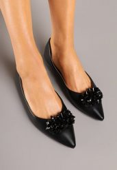 Czarne Balerinki Ozdobione Kryształkami Vevaria. Czarne balerinki damskie Born2be, z aplikacjami, z jeansu, eleganckie, bez obcasa, na płaskiej podeszwie, bez zapięcia. Za 39.99 zł.