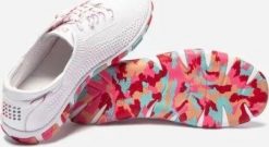 Adidas TBS Buty Jazaria Extra Blanc + Corail J7197-37. Obuwie sportowe damskie Adidas, bez wzorów, bez zapięcia. Za 341.61 zł.
