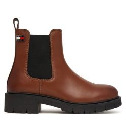 Sztyblety Tommy Jeans. Brązowe botki damskie Tommy Jeans, bez wzorów, z jeansu, bez obcasa, na płaskiej podeszwie, bez zapięcia. Za 649.99 zł.