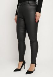 Czarne Spodnie Slim z Ekoskóry Emiliara. Czarne spodnie materiałowe damskie Born2be, bez wzorów, z jeansu, eleganckie. Za 74.99 zł.