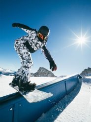 4F Spodnie snowboardowe membrana 15000 męskie - czarno-białe XXL. Białe spodnie sportowe męskie 4F, m, bez wzorów, z materiału, snowboardowy. Za 599.99 zł.