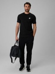4F Spodnie dresowe joggery męskie - czarne M. Czarne spodnie sportowe męskie 4F, m, bez wzorów, z dresówki. Za 149.99 zł.