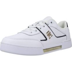 Tenisówki Tommy Hilfiger Model Th Prep Court Kolor Biały. Białe trampki i tenisówki damskie Tommy Hilfiger, bez wzorów, ze skóry, bez zapięcia. W wyprzedaży za 469.85 zł.