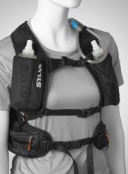 Plecak biegowy Silva Strive Mountain Pack 17+3. Czarne plecaki męskie Silva, bez wzorów, z tkaniny. Za 395.99 zł.
