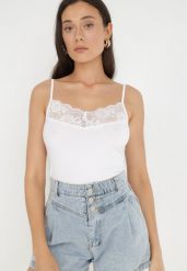 Biały Top Bawełniany Thelameia. Białe topy damskie Born2be, l, bez wzorów, z bawełny, bez kołnierzyka, bez ramiączek. Za 19.99 zł.