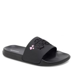 Klapki Bassano. Czarne klapki damskie Bassano, bez wzorów, bez obcasa, bez zapięcia. Za 49.99 zł.