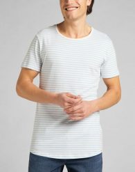 LEE SHAPED TEE MĘSKI T-SHIRT KOSZULKA SKYWAY BLUE L62JEBQL 112140411. Niebieskie t-shirty męskie Lee, l, bez wzorów, bez kołnierzyka, bez ramiączek. Za 59.99 zł.