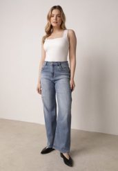 Niebieskie Jeansy z Wysokim Stanem i Szerokimi Nogawkami z Bawełną i Wiskozą Corraesea. Niebieskie jeansy damskie Born2be, bez wzorów, z bawełny, klasyczne, z podwyższonym stanem, długie. Za 119.99 zł.