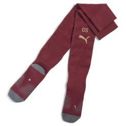 Męskie skarpety Galatasaray SK 25/26 PUMA Team Regal Red Matte Gold Beige. Brązowe skarpety męskie Puma, bez wzorów, prążkowane. Za 109.00 zł.