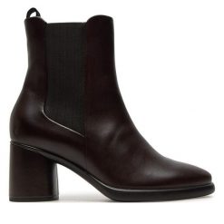 Botki ECCO. Brązowe botki damskie ecco, bez wzorów, bez obcasa, na słupku, bez zapięcia. Za 659.99 zł.