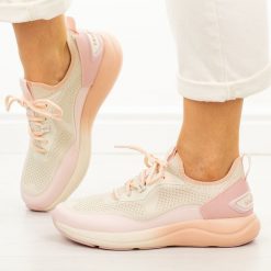 Różowe sportowe buty damskie McArthur Ma256w. Brązowe obuwie sportowe damskie McArthur, na lato, bez wzorów, z dresówki, bez zapięcia, trekkingowe. Za 229.00 zł.