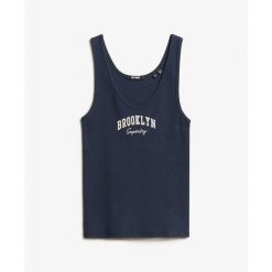 Damski wzorzysty tank top Superdry Athletic Essentials. Niebieskie topy damskie Superdry, l, bez wzorów, bez kołnierzyka, bez ramiączek. Za 106.70 zł.