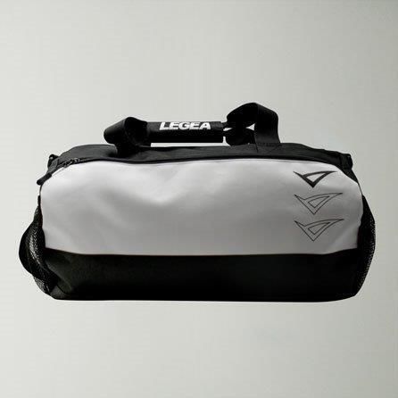 Torba na siłownię compact czarna. Czarne torby sportowe męskie Legea, bez wzorów, z materiału. Za 84.90 zł.