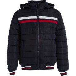 Granatowa Kurtka Glenlusk. Niebieskie kurtki męskie Born2be, l, bez wzorów, z jeansu, klasyczne, z kapturem. Za 164.99 zł.