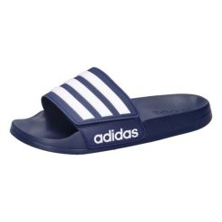 Klapki basenowe adidas Adilette. Białe klapki męskie Adidas, bez wzorów, z materiału, bez zapięcia. Za 119.00 zł.