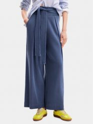Desigual Spodnie materiałowe Tami 24SWPK02 Niebieski Regular Fit. Niebieskie spodnie materiałowe damskie Desigual, bez wzorów, z bawełny. Za 249.99 zł.
