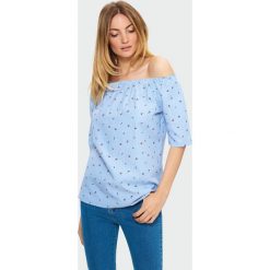 Bluzka typu carmen. Bluzki damskie Greenpoint, bez wzorów, z bawełny, bez kołnierzyka, bez ramiączek. Za 34.99 zł.