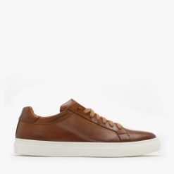 Półbuty męskie w sportowym stylu DILLON. Brązowe półbuty męskie Ryłko, bez wzorów, ze skóry, bez obcasa, bez zapięcia. W wyprzedaży za 299.99 zł.