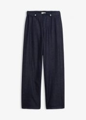Jeansy o luźnym kroju, high waist, straigt. Niebieskie jeansy damskie bonprix, bez wzorów, z jeansu, z podwyższonym stanem. Za 147.99 zł.