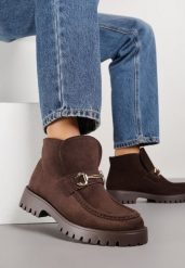 Brązowe Botki w Stylu Loafersów Zdobione Metaliczną Aplikacją Aqianey. Brązowe botki damskie Renee, z aplikacjami, z jeansu, klasyczne, bez obcasa, na płaskiej podeszwie, bez zapięcia. Za 129.99 zł.