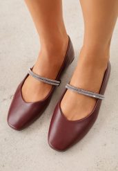 Bordowe Wsuwane Balerinki z Ozdobnym Paskiem z Cyrkoniami Rola. Czerwone balerinki damskie Born2be, z aplikacjami, eleganckie, bez obcasa, bez zapięcia. Za 49.99 zł.