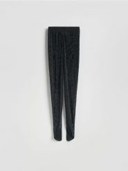 Legginsy z ozdobną aplikacją - czarny. Czarne legginsy damskie Reserved, z aplikacjami, z dzianiny. Za 199.99 zł.