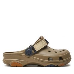 Klapki Crocs. Brązowe klapki damskie Crocs, bez wzorów, bez zapięcia. Za 259.99 zł.