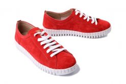 MANITU 850146-04 rot, półbuty damskie. Czarne półbuty damskie Manitu, bez wzorów, klasyczne, bez obcasa, na płaskiej podeszwie, bez zapięcia. Za 223.93 zł.