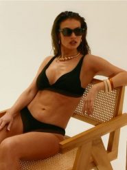 Jednolity dół od bikini - czarny. Czarne stroje kąpielowe damskie Sinsay, l, bez wzorów. Za 25.99 zł.