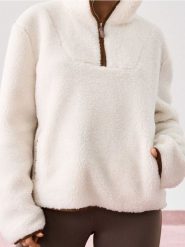 Bluza sherpa - kremowy. Białe bluzy damskie Sinsay, l, bez wzorów, bez ramiączek, bez kaptura. W wyprzedaży za 29.99 zł.