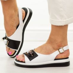 Białe skórzane sandały damskie Jezzi 18-50. Białe sandały damskie Jezzi, bez wzorów, z jeansu, bez obcasa, bez zapięcia. Za 269.00 zł.