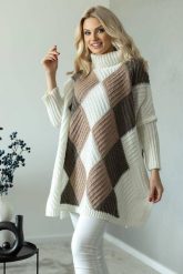 Kolorowy sweter jak ponczo z golfem wzór w romby kremowy. Białe swetry nierozpinane damskie PeeKaBoo, uniwersalny, bez wzorów, eleganckie, bez kołnierzyka, bez ramiączek. Za 329.00 zł.