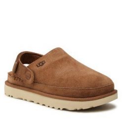 Klapki Ugg. Brązowe klapki damskie UGG, bez wzorów, bez obcasa, bez zapięcia. Za 589.99 zł.