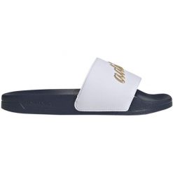 Klapki adidas Adilette Shower W GZ5930 białe. Białe klapki damskie na lato, bez wzorów, z syntetyku, sportowe, bez obcasa, bez zapięcia. Za 211.55 zł.