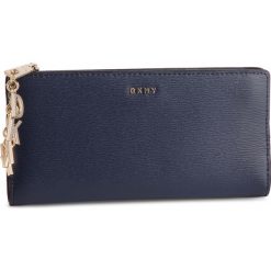 Duży Portfel Damski DKNY - R9153A62 Navy NVY. Niebieskie portfele damskie DKNY, ze skóry. W wyprzedaży za 329.00 zł.