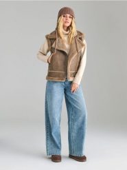 Jeansy high waist - niebieski. Niebieskie jeansy damskie Sinsay, bez wzorów, z bawełny, z podwyższonym stanem. W wyprzedaży za 45.99 zł.