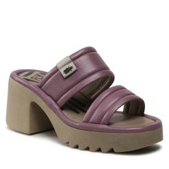 Klapki Fly London. Fioletowe klapki damskie Fly London, bez wzorów, bez obcasa, bez zapięcia. Za 649.99 zł.