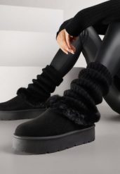 Czarne Śniegowce na Grubej Podeszwie z Niską Cholewką i Futerkiem Sewone. Czarne śniegowce damskie Born2be, z futra, przed kostkę, bez zapięcia. Za 59.99 zł.